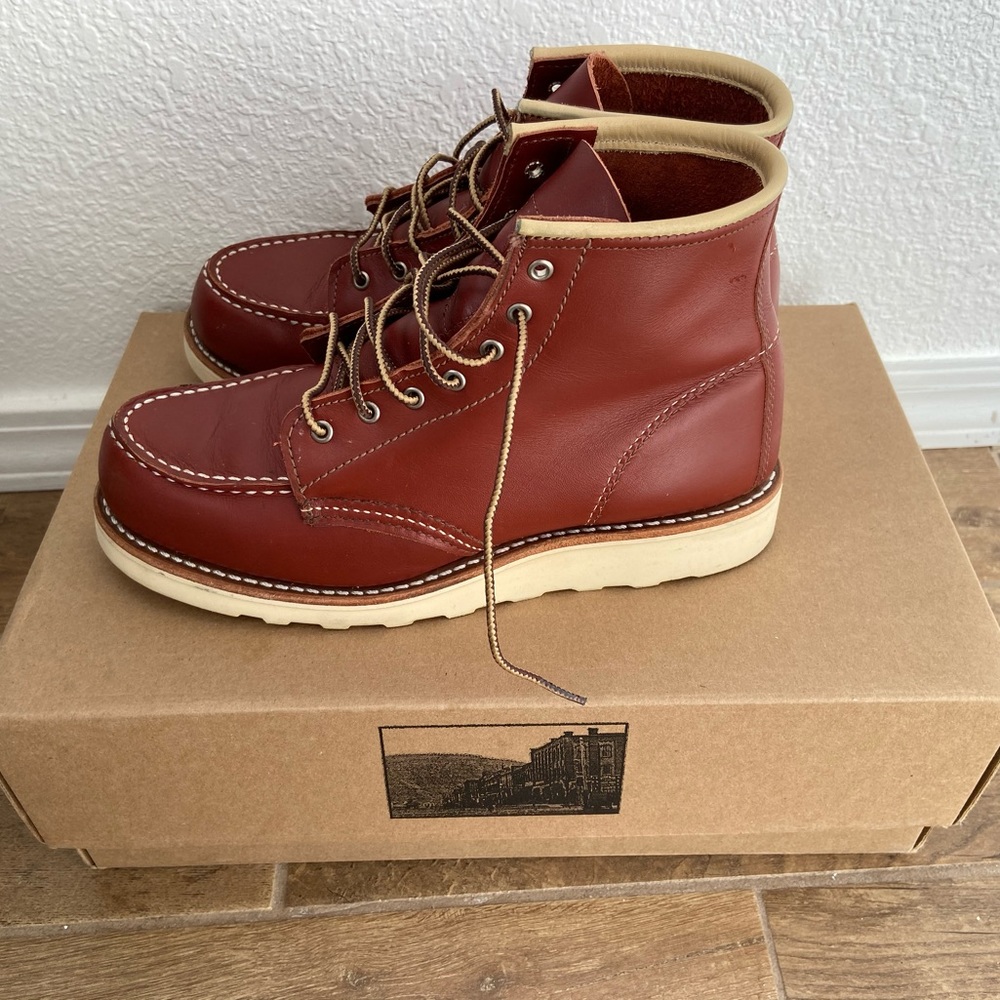 Women’s Red Wing 6-inch Classic Moc Boot - Picture 4 of 6